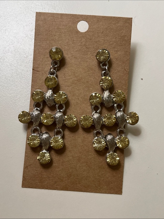 Jewelry - Statement Drop Earrings